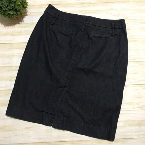 Ann Taylor Loft Dark Wash Denim Jean Chambray Pencil Skirt Women’s Size 4 - Picture 3 of 4